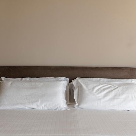 Il Cortile Suites Diano dʼAlba Eksteriør bilde